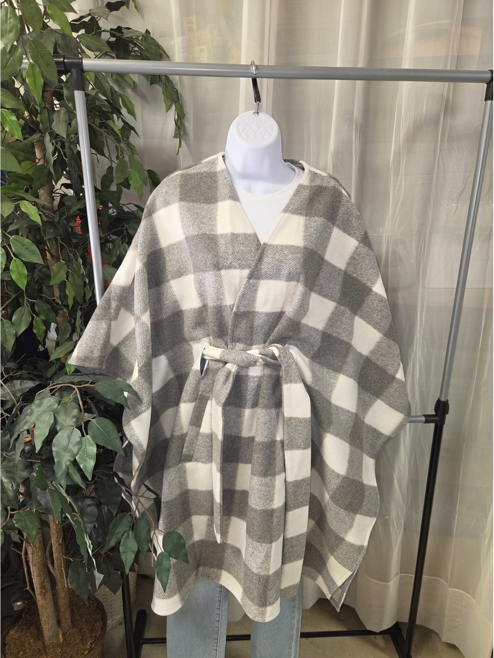 Express Grey White Buffalo Plaid Belted Poncho Cape NWT Womens Size M L